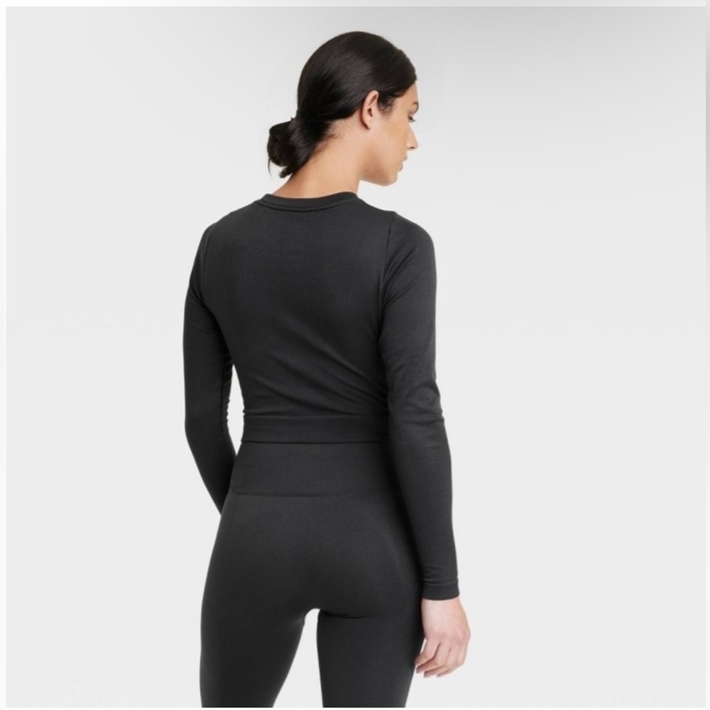 all in motion Black Ribbed Seamless Longsleeve Active top